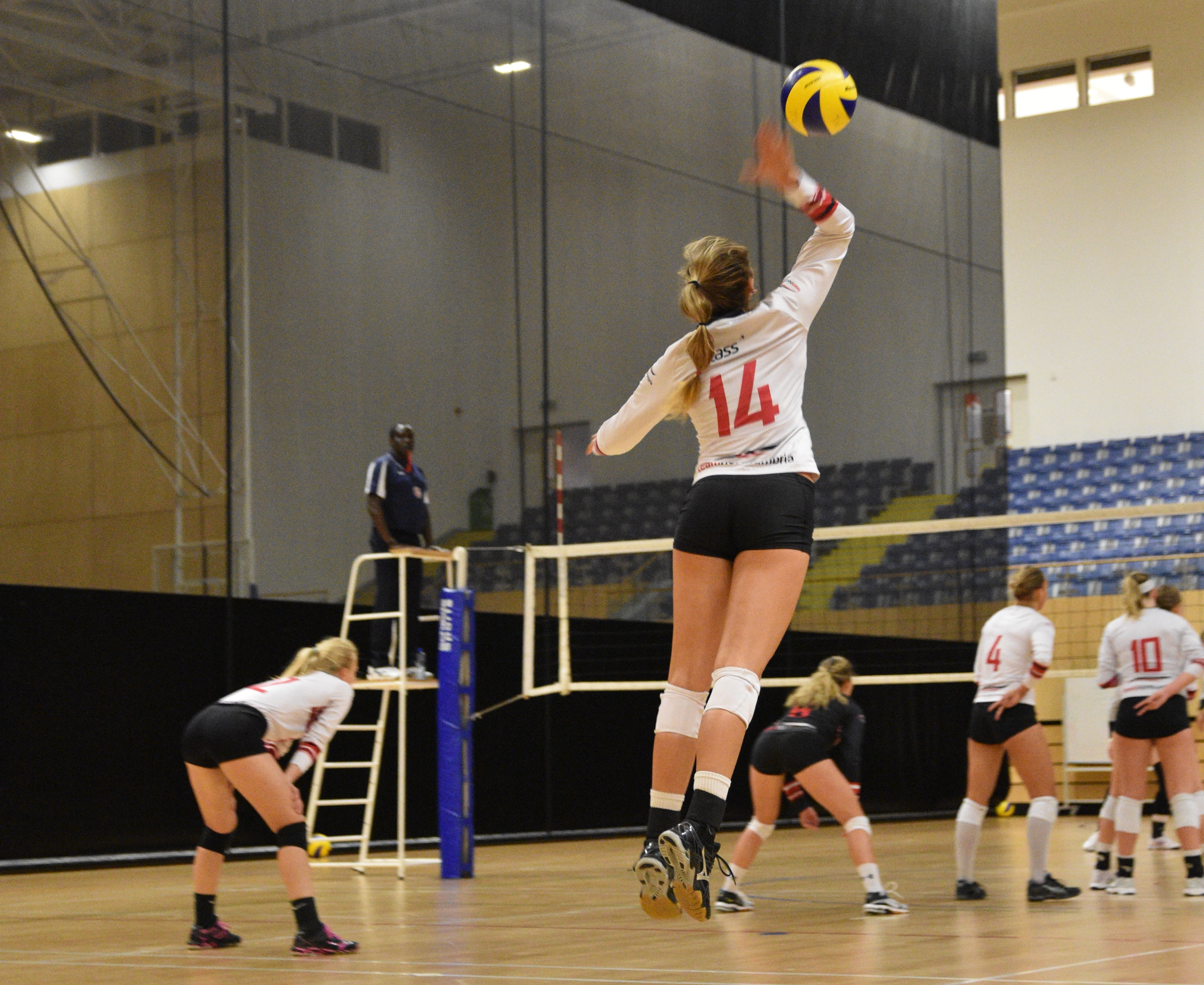 Tianjin Teach Northumbria Volleyball Lesson